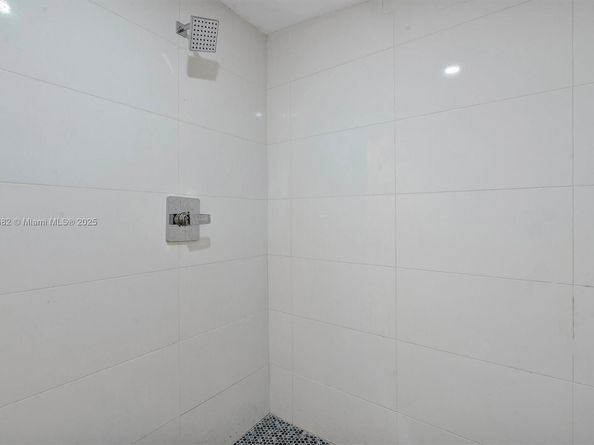 1169 NW 114th St, Miami FL 33168