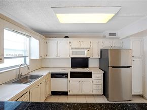 137 Golden Isles Dr 1214, Hallandale Beach FL 33009