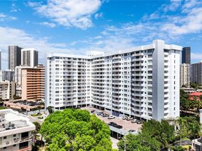 137 Golden Isles Dr 1214, Hallandale Beach FL 33009