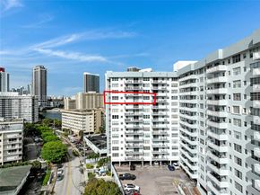 137 Golden Isles Dr 1214, Hallandale Beach FL 33009