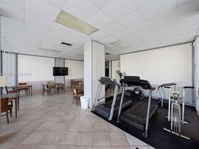137 Golden Isles Dr 1214, Hallandale Beach FL 33009