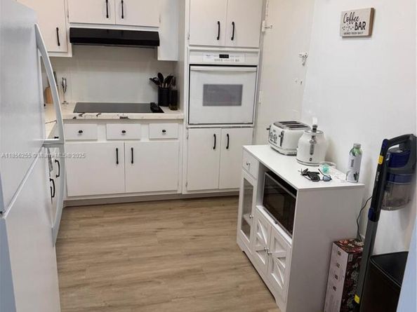 400 Kings Point Dr 1224, Sunny Isles Beach FL 33160