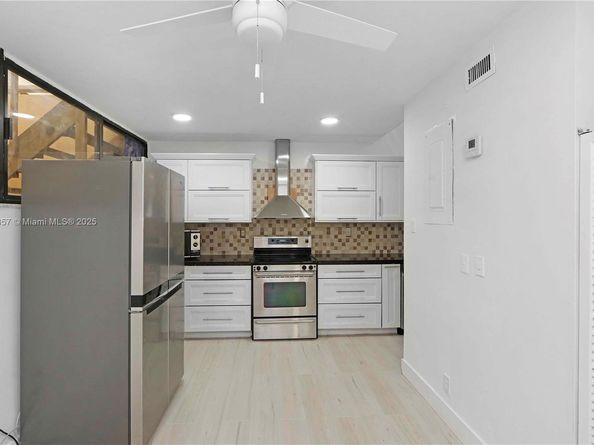 2778 Day Ave 2, Miami FL 33133