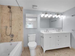 41 SE 5th St 1515, Miami FL 33131