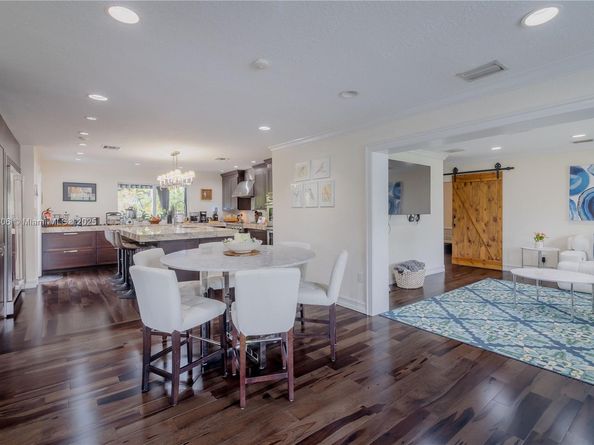 8500 SW 70th St, Miami FL 33143