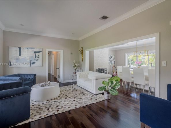 8500 SW 70th St, Miami FL 33143
