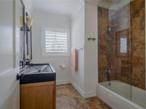 8500 SW 70th St, Miami FL 33143