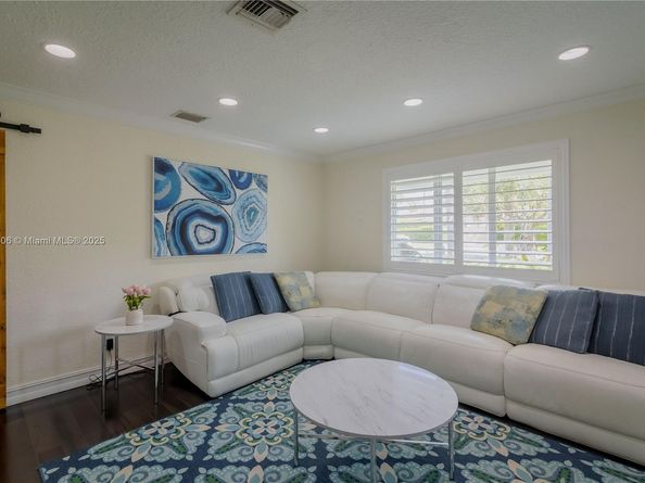 8500 SW 70th St, Miami FL 33143