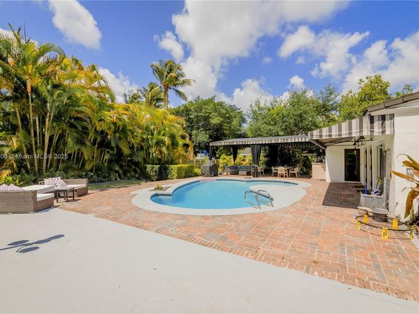 8500 SW 70th St, Miami FL 33143