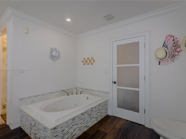 8500 SW 70th St, Miami FL 33143