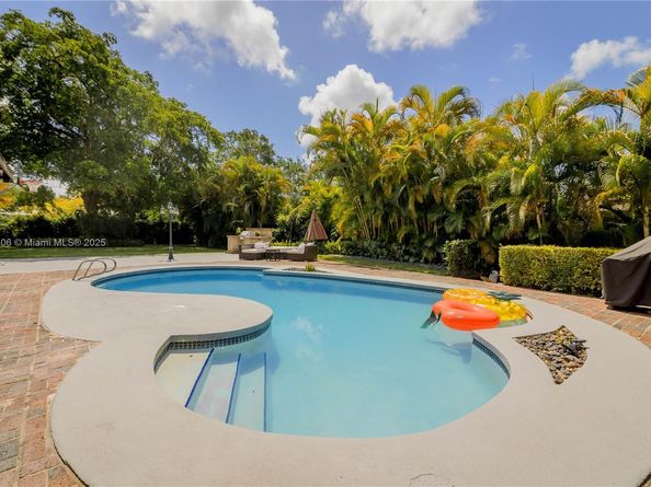 8500 SW 70th St, Miami FL 33143