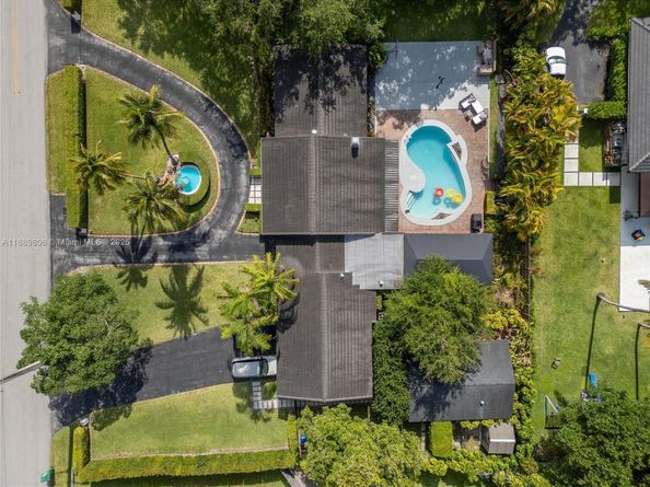 8500 SW 70th St, Miami FL 33143