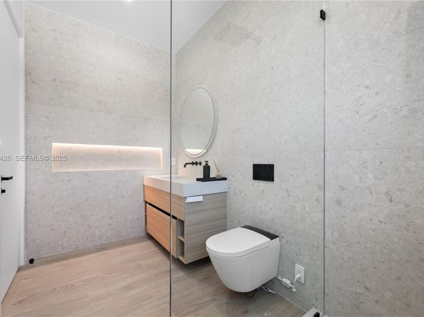 255 Capri Ave, Lauderdale By The Sea FL 33308