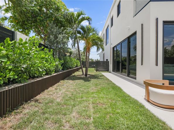 255 Capri Ave, Lauderdale By The Sea FL 33308