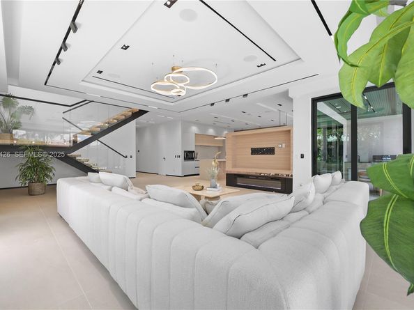 255 Capri Ave, Lauderdale By The Sea FL 33308