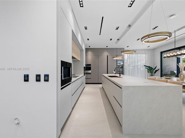 255 Capri Ave, Lauderdale By The Sea FL 33308