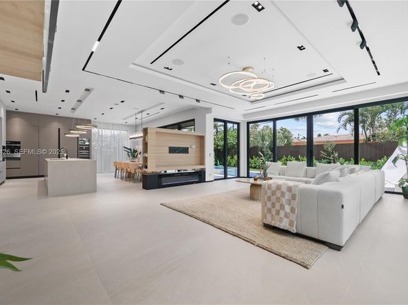 255 Capri Ave, Lauderdale By The Sea FL 33308