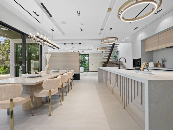 255 Capri Ave, Lauderdale By The Sea FL 33308