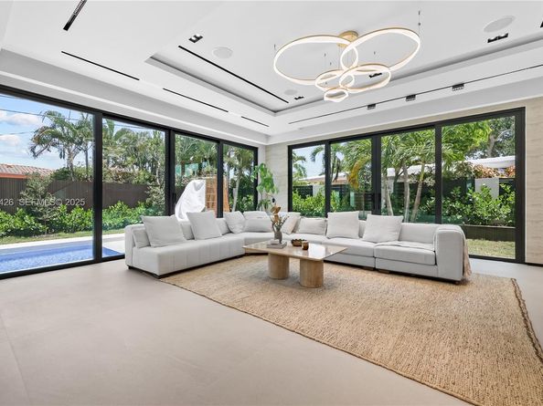 255 Capri Ave, Lauderdale By The Sea FL 33308