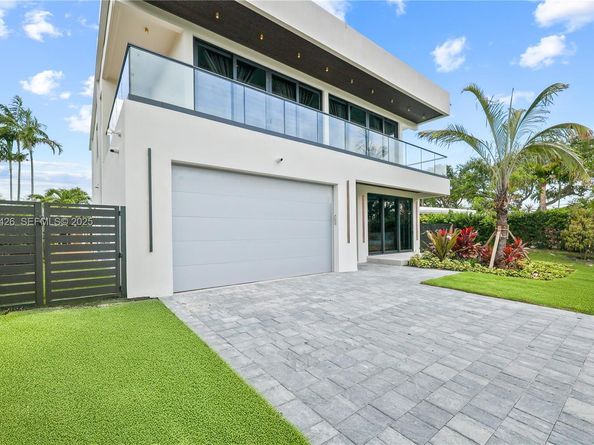 255 Capri Ave, Lauderdale By The Sea FL 33308