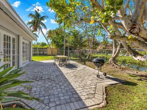 8230 SW 63rd Pl, Miami FL 33143