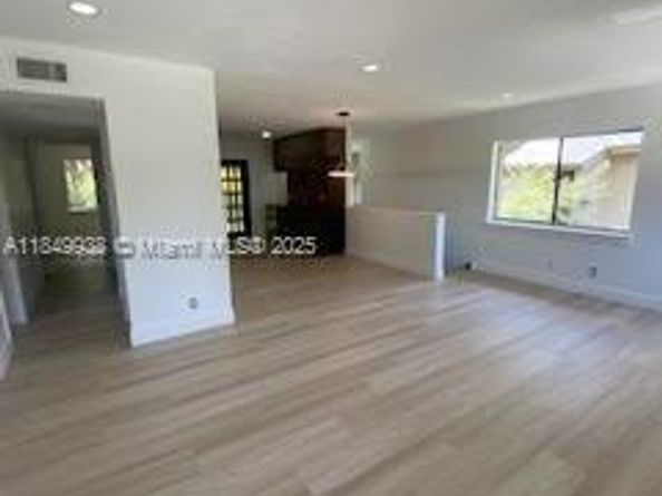 241 Wimbledon Lake Dr 241, Plantation FL 33324