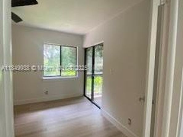 241 Wimbledon Lake Dr 241, Plantation FL 33324