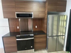 241 Wimbledon Lake Dr 241, Plantation FL 33324