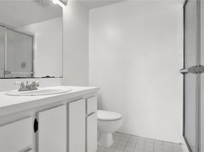 860 NE 207th Ter 8106, Miami FL 33179