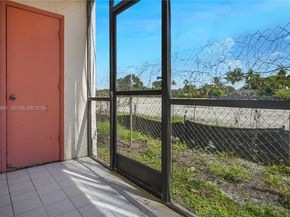 860 NE 207th Ter 8106, Miami FL 33179