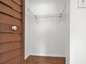 860 NE 207th Ter 8106, Miami FL 33179