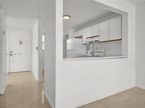 860 NE 207th Ter 8106, Miami FL 33179