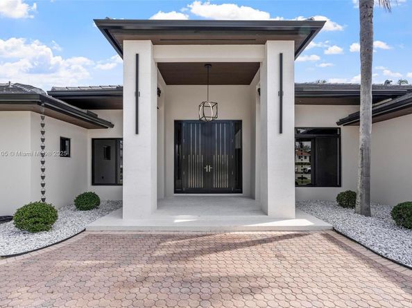 7755 SW 85th Ct, Miami FL 33143