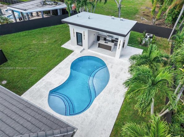 7755 SW 85th Ct, Miami FL 33143