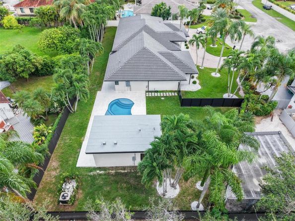 7755 SW 85th Ct, Miami FL 33143