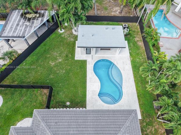 7755 SW 85th Ct, Miami FL 33143