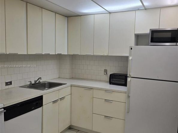 16851 NE 23rd Ave A212, North Miami Beach FL 33160