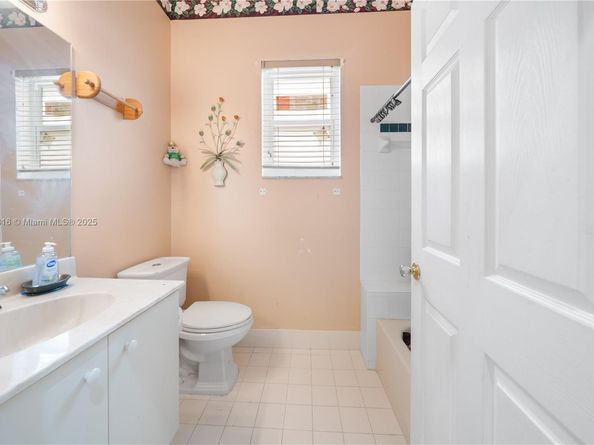 1443 SW 161st Ave, Pembroke Pines FL 33027