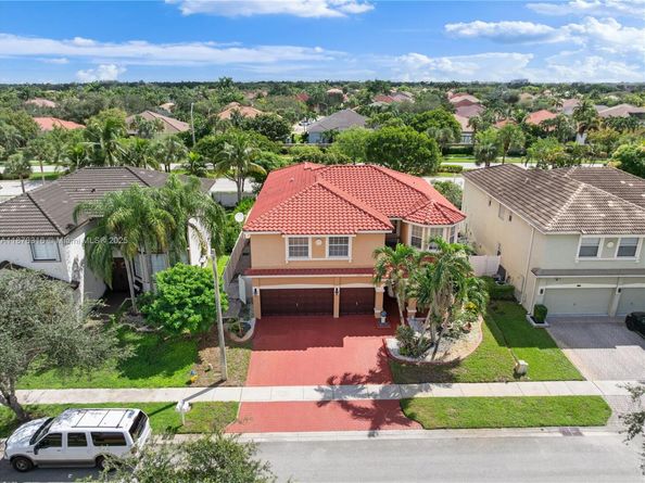 1443 SW 161st Ave, Pembroke Pines FL 33027