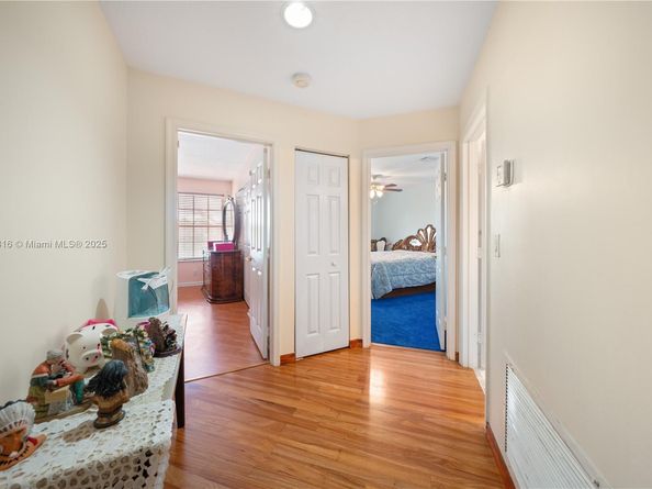 1443 SW 161st Ave, Pembroke Pines FL 33027