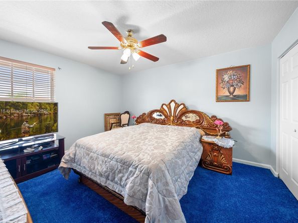 1443 SW 161st Ave, Pembroke Pines FL 33027
