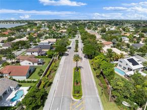 1443 SW 161st Ave, Pembroke Pines FL 33027