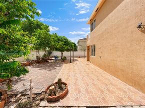 1443 SW 161st Ave, Pembroke Pines FL 33027