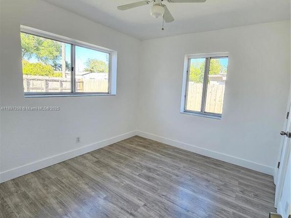 5621 Cleveland St, Hollywood FL 33021