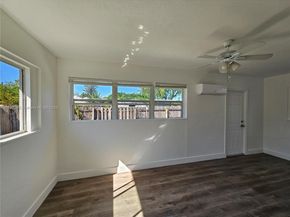 5621 Cleveland St, Hollywood FL 33021