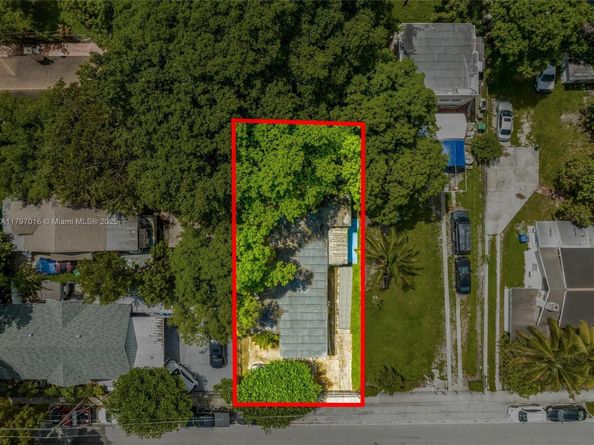 120 NW 32nd St, Miami FL 33127