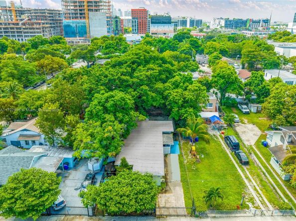 120 NW 32nd St, Miami FL 33127