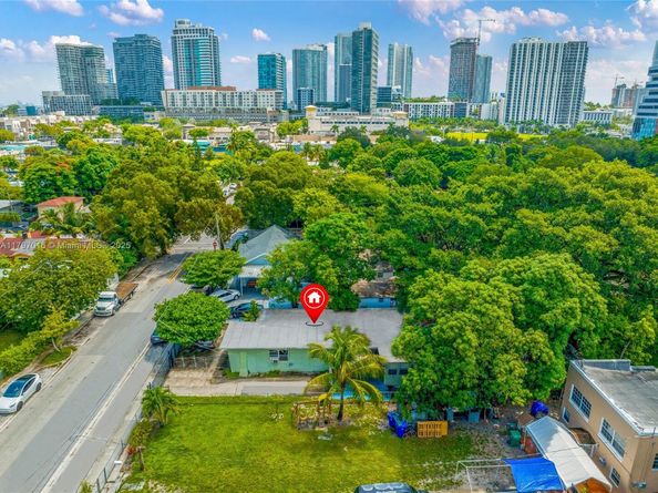 120 NW 32nd St, Miami FL 33127