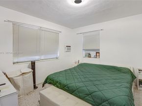 3675 NW 5th St, Miami FL 33125