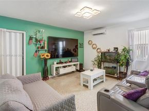 3675 NW 5th St, Miami FL 33125